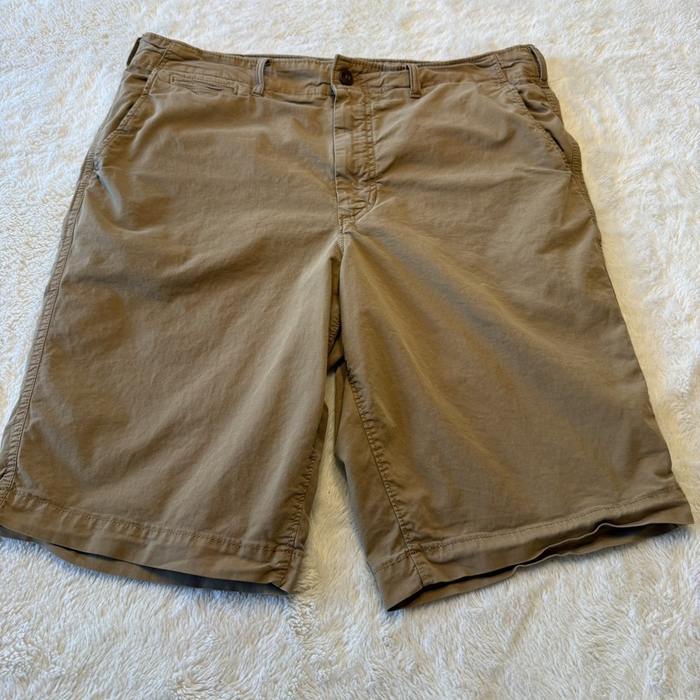 American Eagle Outfitters Next Level Flex Beige Chino Shorts Men's 36 Preppy
